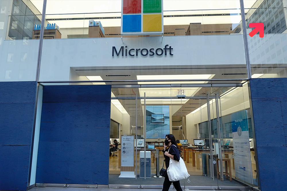 Microsoft warns thousands of cloud customers of exposed databases